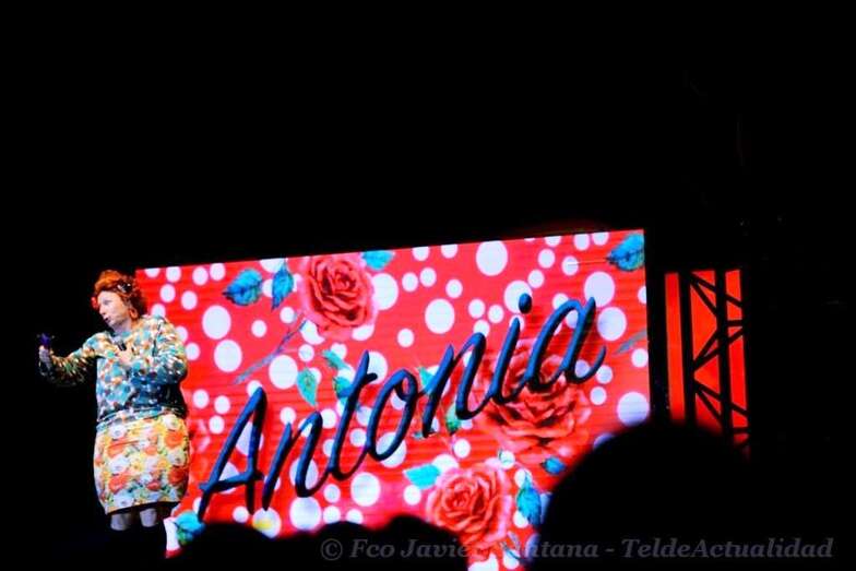 Momento del espectáculo de anoche en Telde de Los Morancos (Foto Francisco Javier Santana)